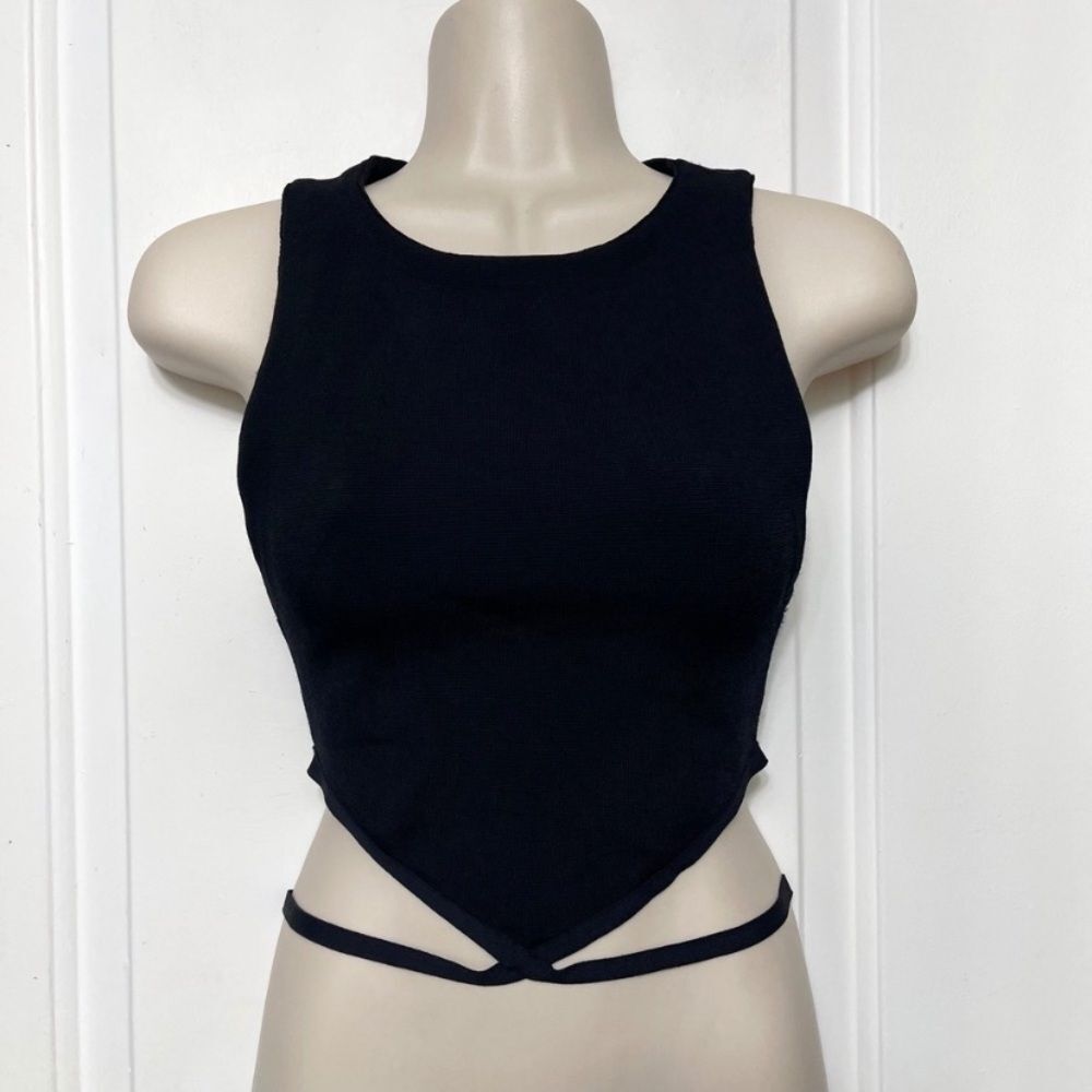 ALICE AND OLIVIALatia Tie Waist Knit Tank In Black Size S - Picture 3 of 5